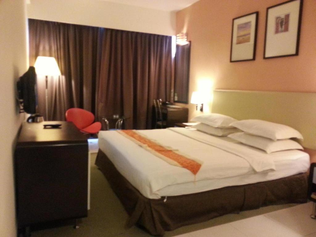 Ritz Garden Hotel Ипох Экстерьер фото